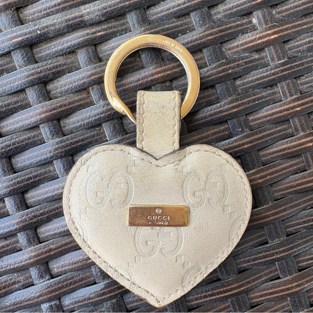 Gucci Beige Heart Leather Keyring with Gold-Tone Hardware